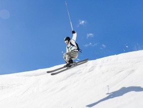 足彩网首页|韦德深情对比，坎宁安领袖风范令我想起罗伊，指挥球队的艺术跨越时代