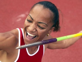 足彩网平台_圣西罗见证红色浪潮，米兰主场上座率冠绝亚平宁，球迷文化成意甲复苏风向标