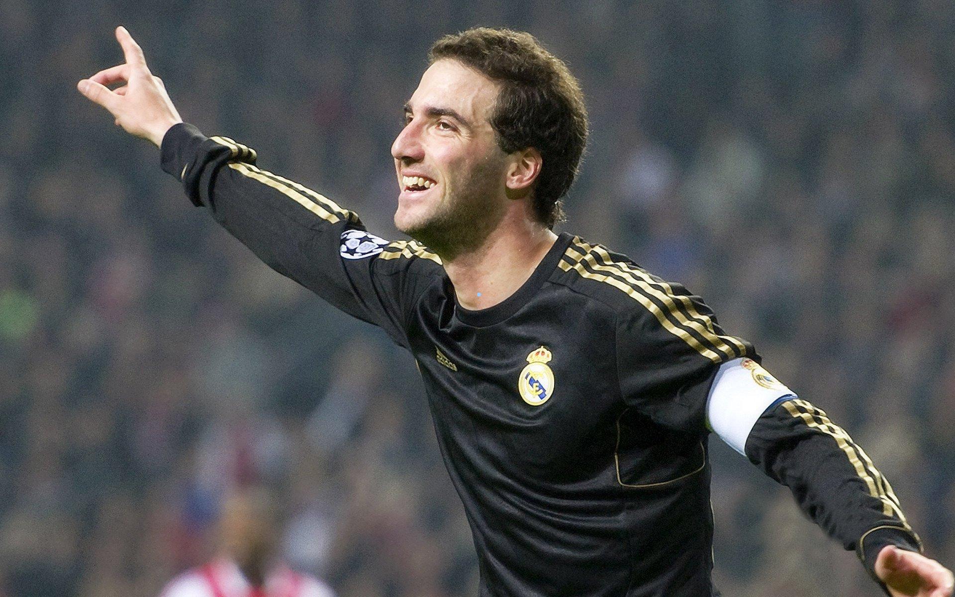 里贝里畅谈拜仁三冠王征程，戈雷茨卡意甲转会彰显职业智慧